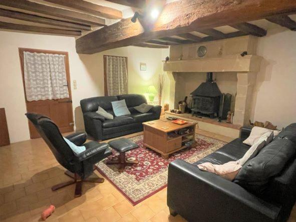La Maison Tournesol - 3 Bedroom House With Large Garden Near Saumur Saint-Martin-de-la-Place Kültér fotó