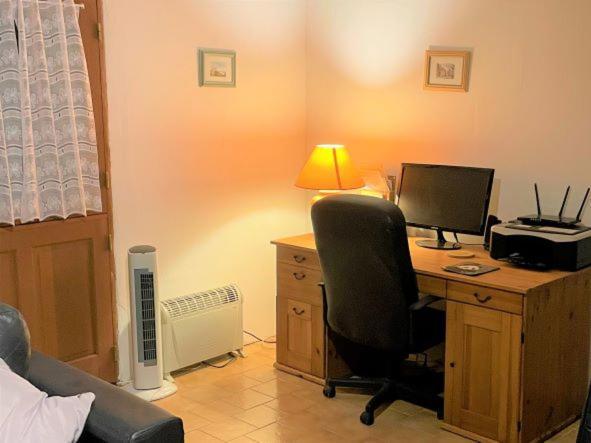 La Maison Tournesol - 3 Bedroom House With Large Garden Near Saumur Saint-Martin-de-la-Place Kültér fotó